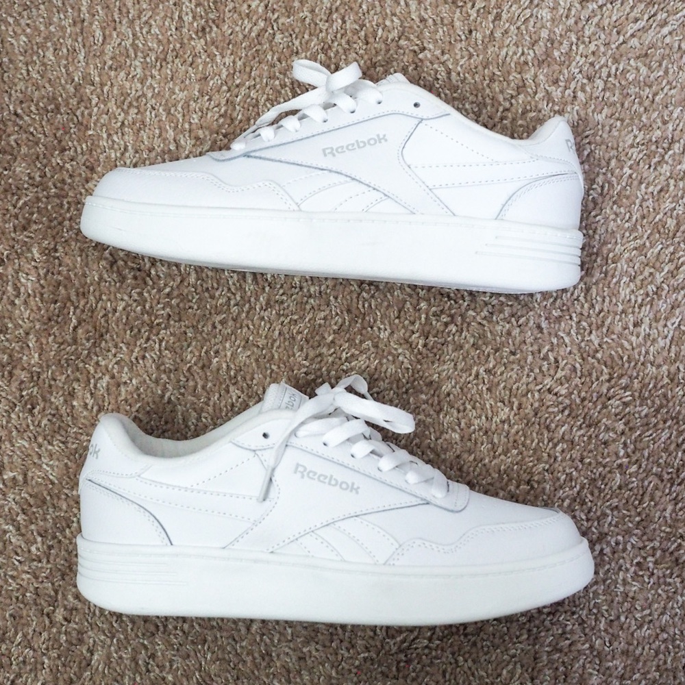 *SOLD* NEW Reebok Women’s All White Sneakers Galaxy 7 Size 7.5